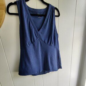 Top, Banana Republic Cotton Blend Vneck & camisole detail, elastic waist, Blue M